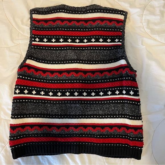 Patterned Knit Vest - Picture 7 of 7